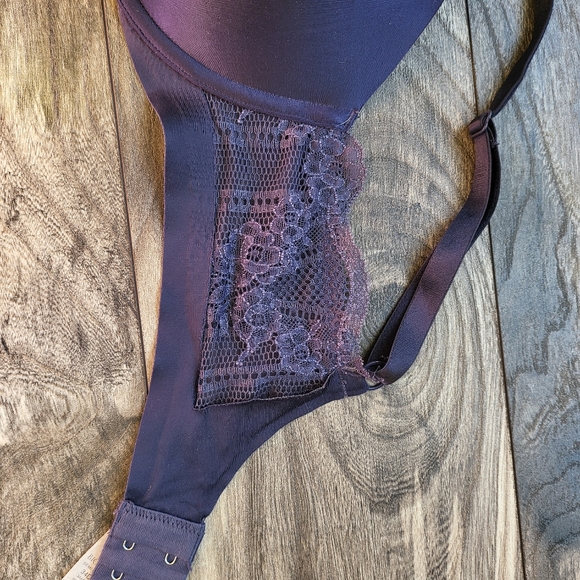 Victoria's Secret Biofit Bra - Picture 5 of 7